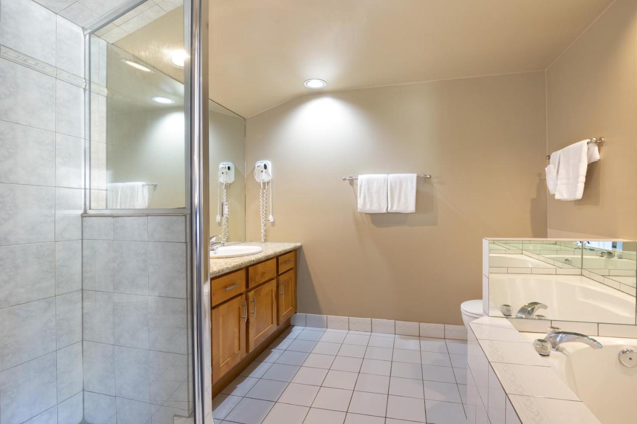 Powder'S Edge By Latour Hotels And Resorts Whistler Exterior photo