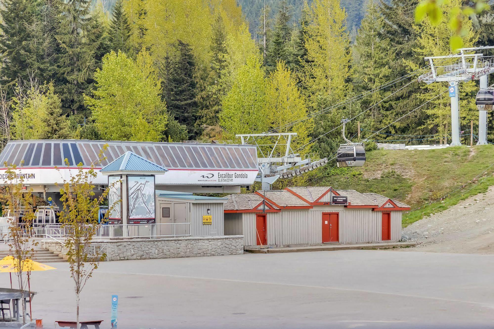 Powder'S Edge By Latour Hotels And Resorts Whistler Exterior photo